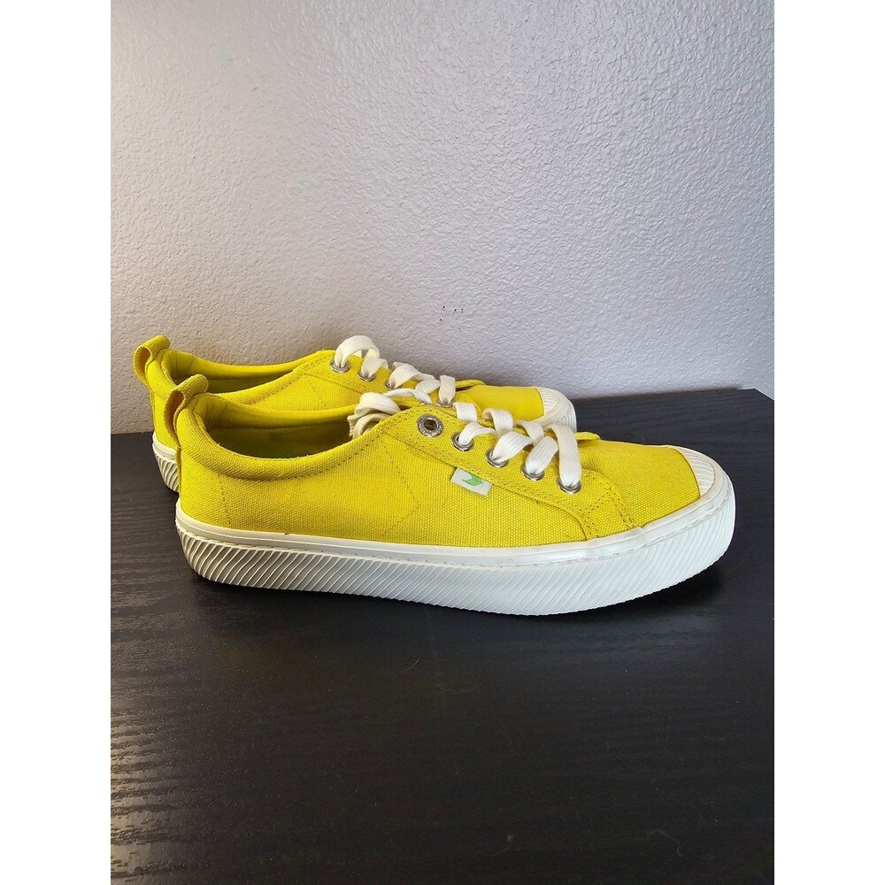 Yellow Cariuma Oca low sneakers Womens Size 6